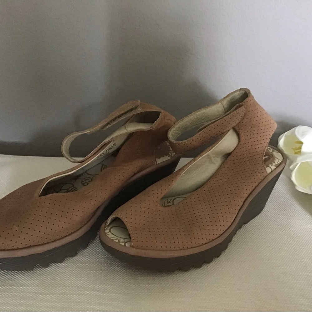 Yala perforated leather Fly London Wedge brown - size 7-7.5US / 38EU